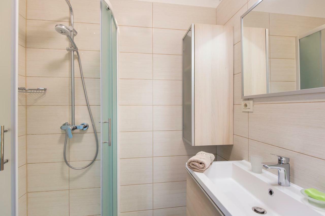 Apartment Dora Rabac Exterior foto